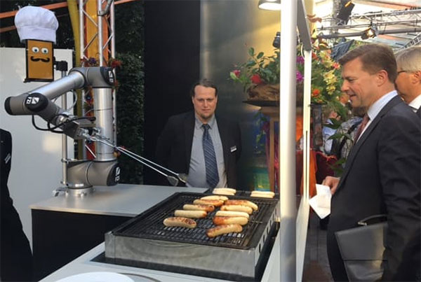 Робот BratWurst Bot