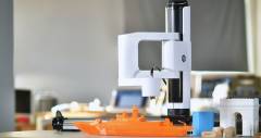 Роботизированная рука Dobot M1 поможет малому бизнесу в развитии